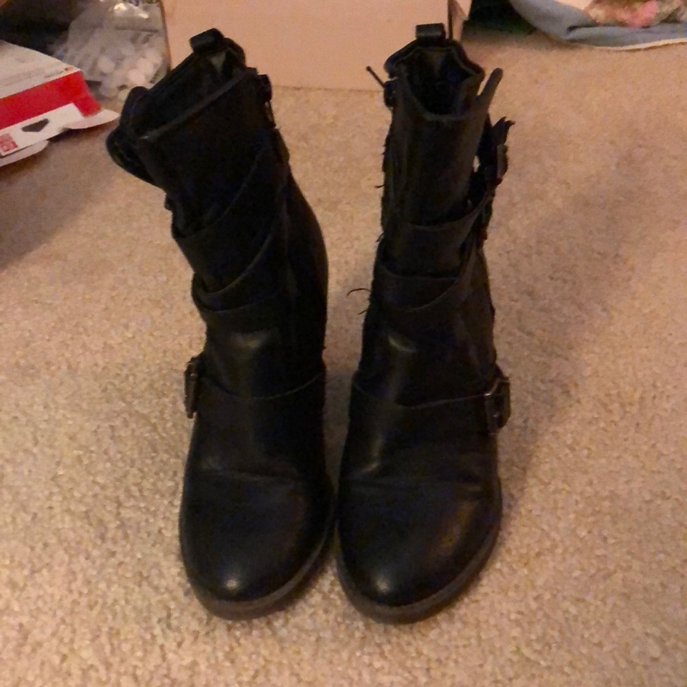 Heeled boots